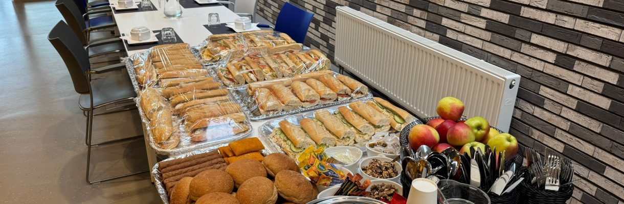 Vandaag maken wij 25 lunches voor duikers
